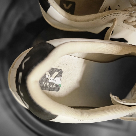 Veja Campo Logo Leather Sneakers in 40 EU - Picture 4 of 6